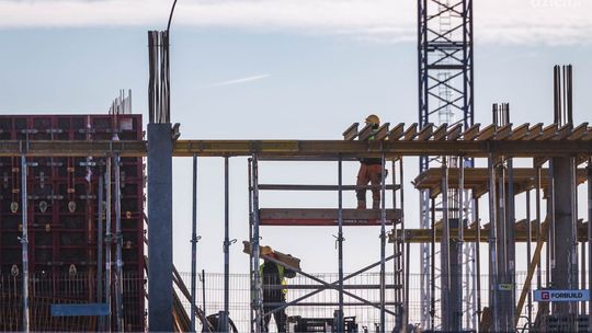 Nowa siedziba PSE pnie się w górę