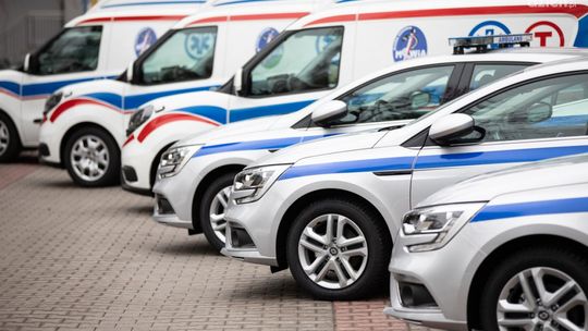 Nowe karetki trafiły do mazowieckich poliklinik