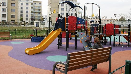 Nowe place zabaw i siłownie