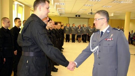 Nowi policjanci rozpoczynają służbę