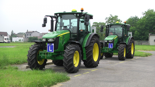 Nowoczesne ciągniki trafiły do radomskiego „Agrotechnika”