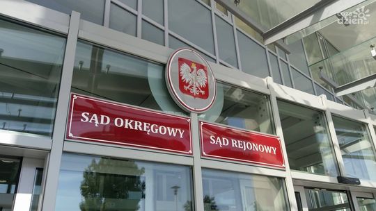 Noworodek w wiadrze. Proces odroczony