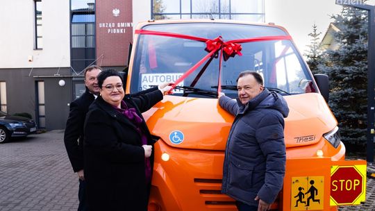 Nowy autobus dla uczniów z gminy Pionki