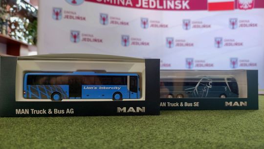 Nowy autokar dla Zespołu Szkolno-Przedszkolnego we Wsoli