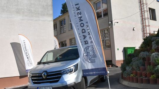 Nowy bus i stypendia naukowe dla uczniów z Iłży