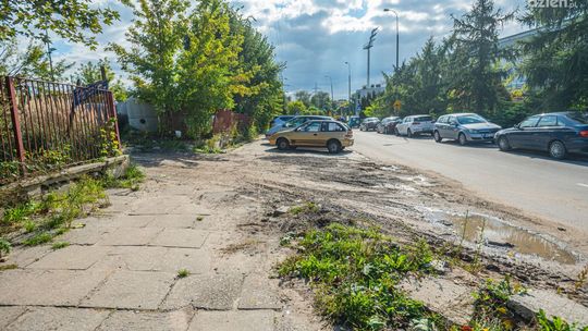 Nowy chodnik do połowy maja? 