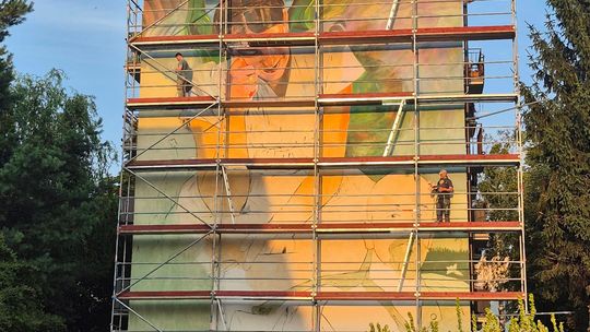 Nowy mural Jacka Malczewskiego powstaje w Radomiu