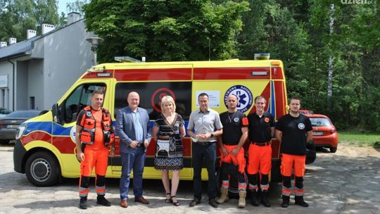 Nowy pojazd ratownictwa medycznego trafił do Białobrzegów