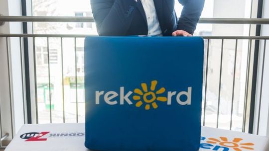 Nowy prowadzący poranną rozmowę Radia Rekord Nowy prowadzący poranną rozmowę Radia Rekord