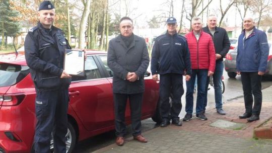Nowy radiowóz trafił do policjantów z Błędowa