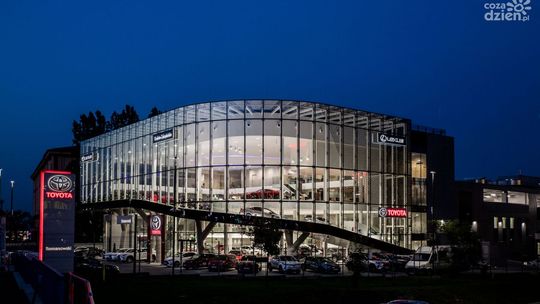 Nowy salon Toyoty i Lexusa w Krakowie – luksusowe centrum japońskiej motoryzacji