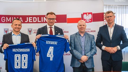 Nowy sponsor akademii piłkarskiej Drogowca Jedlińsk