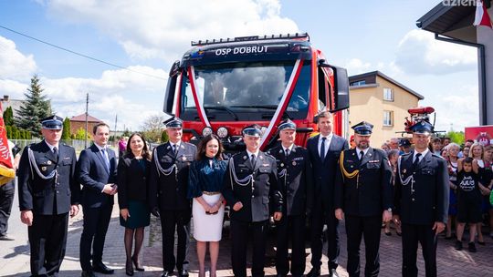 Nowy wóz strażacki trafił do OSP Dobrut
