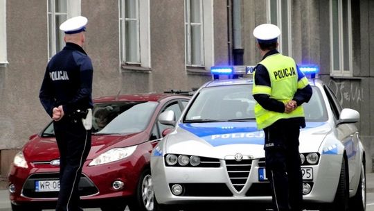 O mało nie zabił pieszego. Zatrzymano mu prawo jazdy