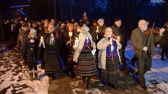 Obchody Święta Matki Boskiej Gromnicznej w skansenie