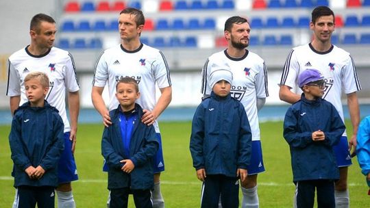 Obłuski ratuje remis Broni