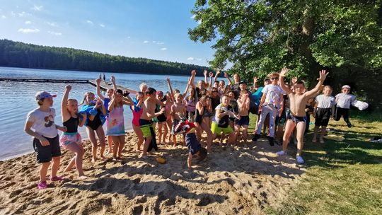 Obozy letnie, na które chce się wracać! Na Mazury tylko z KROPLĄ ZDROWIA!