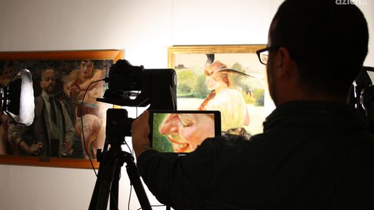 Obrazy obejrzysz na smartfonie