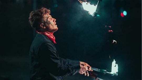 Obsługa maczugi i prawdziwy ogień w jednym miejscu! Obsługa maczugi i prawdziwy ogień w jednym miejscu!