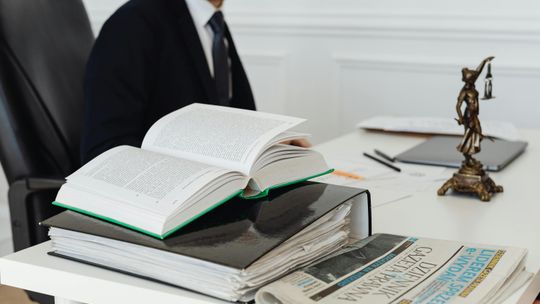 Obsługa prawna firmy – dlaczego warto zadbać o nią zanim pojawi się problem