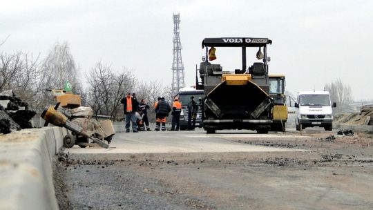 Obwodnica południowa - drogowcy układają asfalt