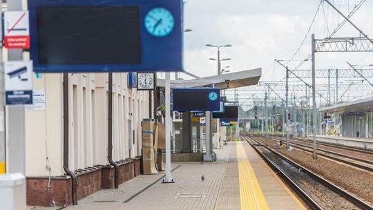 Od 2023 r. pociągi do Warszawy pojadą szybciej
