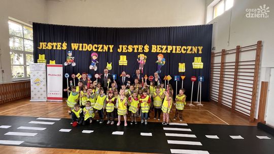 Odblaski trafiły do szkoły w Starych Zawadach