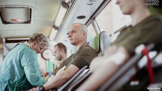 Oddadzą krew, na święto Brygady