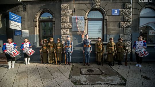 Odsłonięcie tablicy Komitetu Pięciu