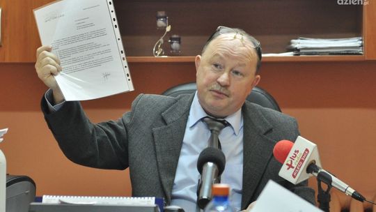 "Odwołać Fałka i dyrektorkę VII LO!"