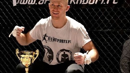 Odzimkowski triumfuje na gali MMA