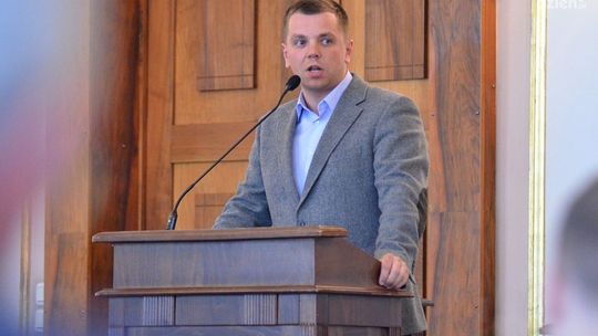 Ograniczenie handlu w niedziele - będą konsultacje społeczne?