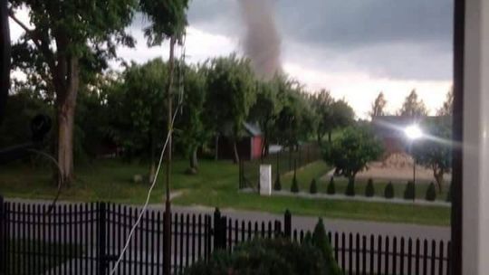 Ogromne straty po sobotniej trąbie powietrznej 