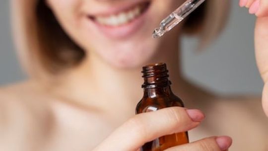 Olejki CBD – zastosowanie w pielęgnacji skóry