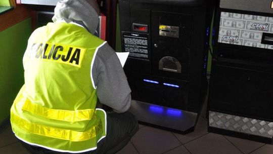 Ostrowiec Świętokrzyski. Zabezpieczyli automaty hazardowe