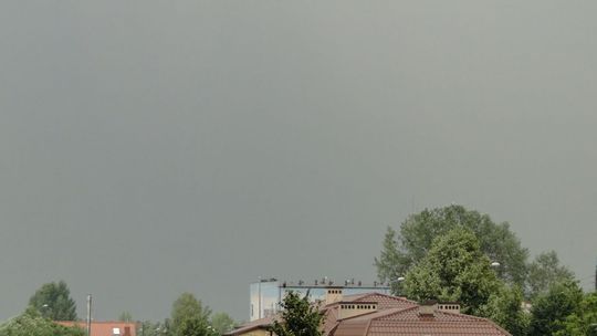 Ostrzeżenie: intensywne opady deszczu i burze