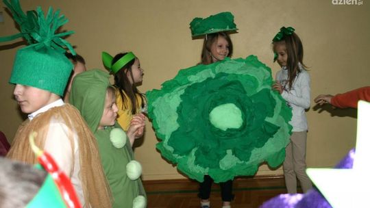 Owocowy bal karnawałowy w PSP 25