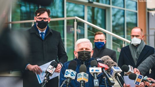 Pacyna: Zapewniłem kadrę do szpitala tymczasowego