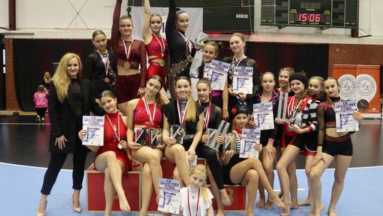 "Pajęczarki" z workiem medali