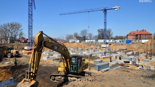 Pałac sprawiedliwości zaczyna wyrastać z ziemi