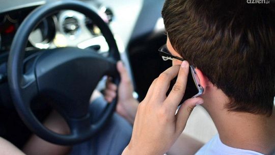 Pamiętaj! 5 punktów karnych za rozmowę przez telefon