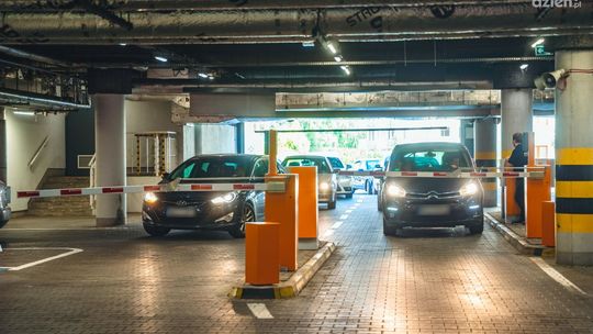 Parking przy Galerii Słonecznej już płatny. Pierwsze trzy godziny dla klientów za darmo