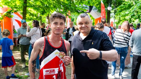 Patryk Kozłowski ponownie zwyciężył w Radomskim Biegu Konstytucji 