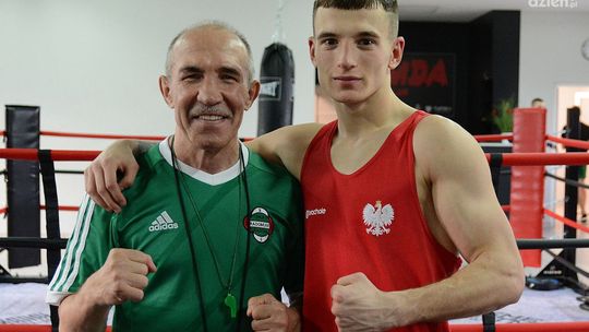 Paweł Brach poza konkurencją. Dwa srebrne medale zawodników RKB Boxing Radom