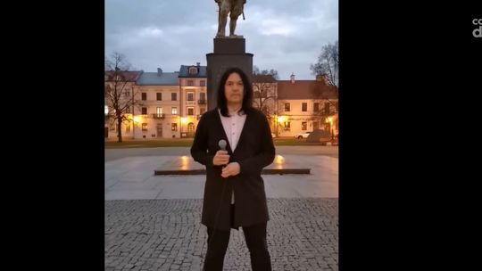 Paweł Mosiołek śpiewem uczcił Święto Niepodległości. Internauci znów podzieleni