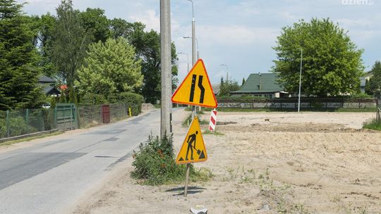 Piach, dziura i kamieni kupa...