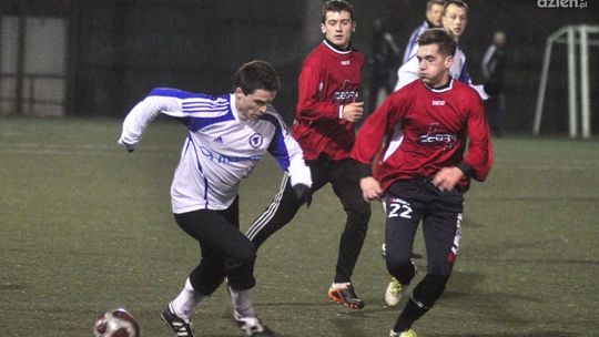 Piąty sparingowy triumf Broni