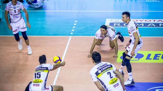 Pięć setów i przegrana Cerradu Enei Czarnych z beniaminkiem PlusLigi, Ślepskiem Malow Suwałki