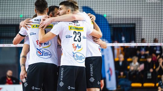 Pierrot Czarni Radom pod złotym sufitem wygrali pierwszy mecz fazy play-off PLS 1. Ligi!