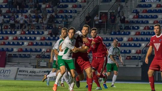 Pierwsza domowa porażka Broni